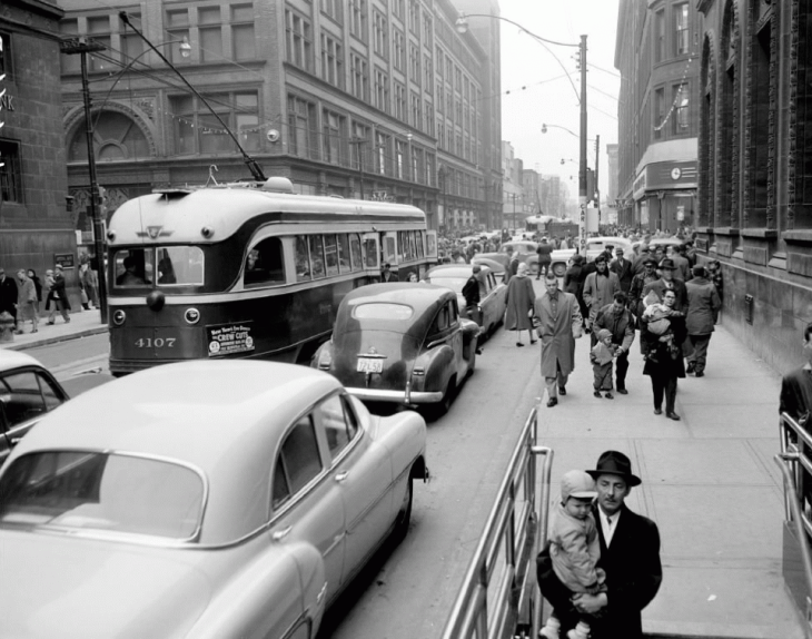 pcc-streetcar-on-queen-street-east